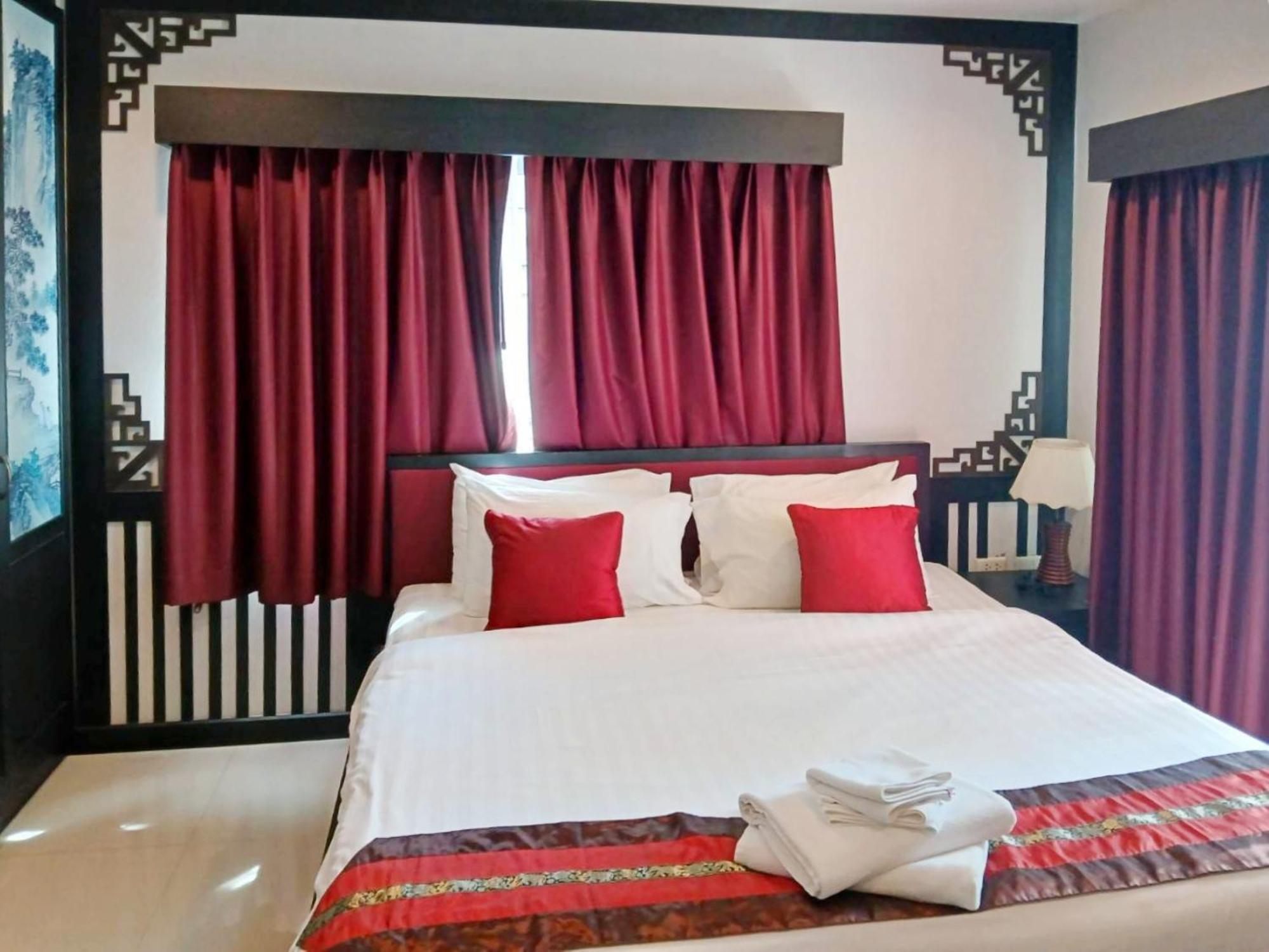 Sunray Beach Hotel Patong 외부 사진
