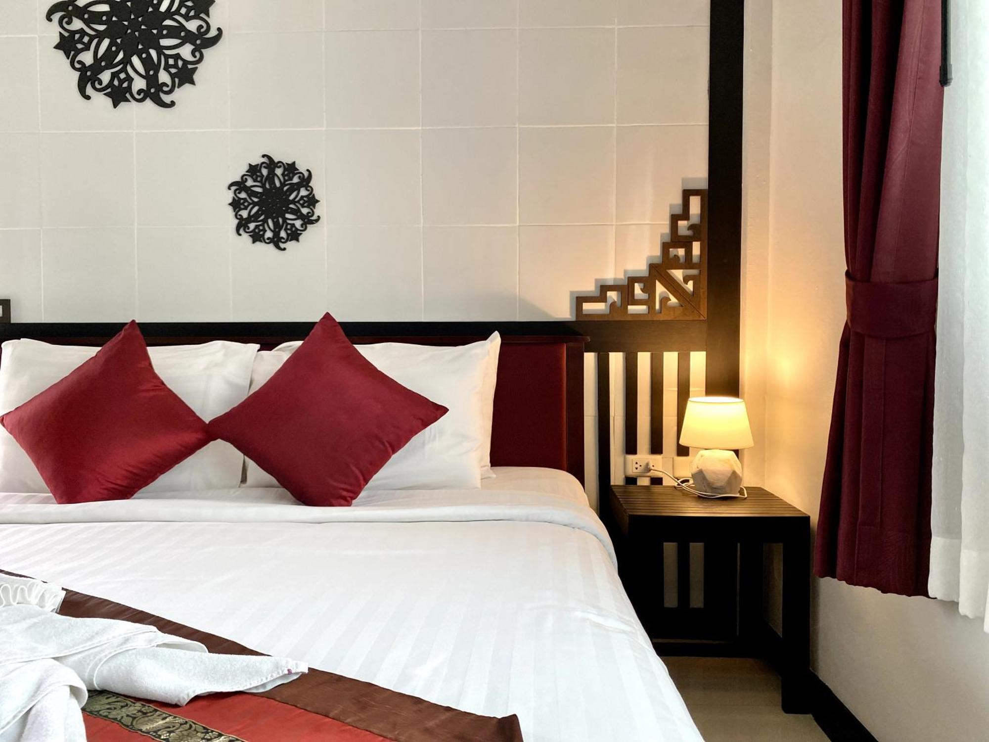 Sunray Beach Hotel Patong 외부 사진