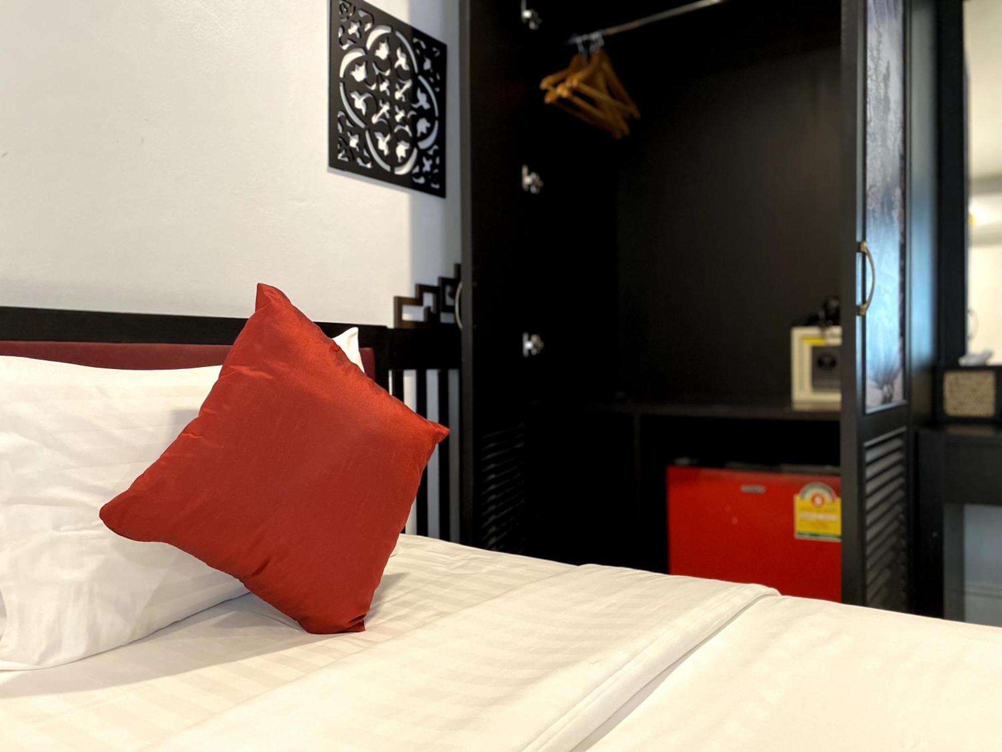 Sunray Beach Hotel Patong 외부 사진