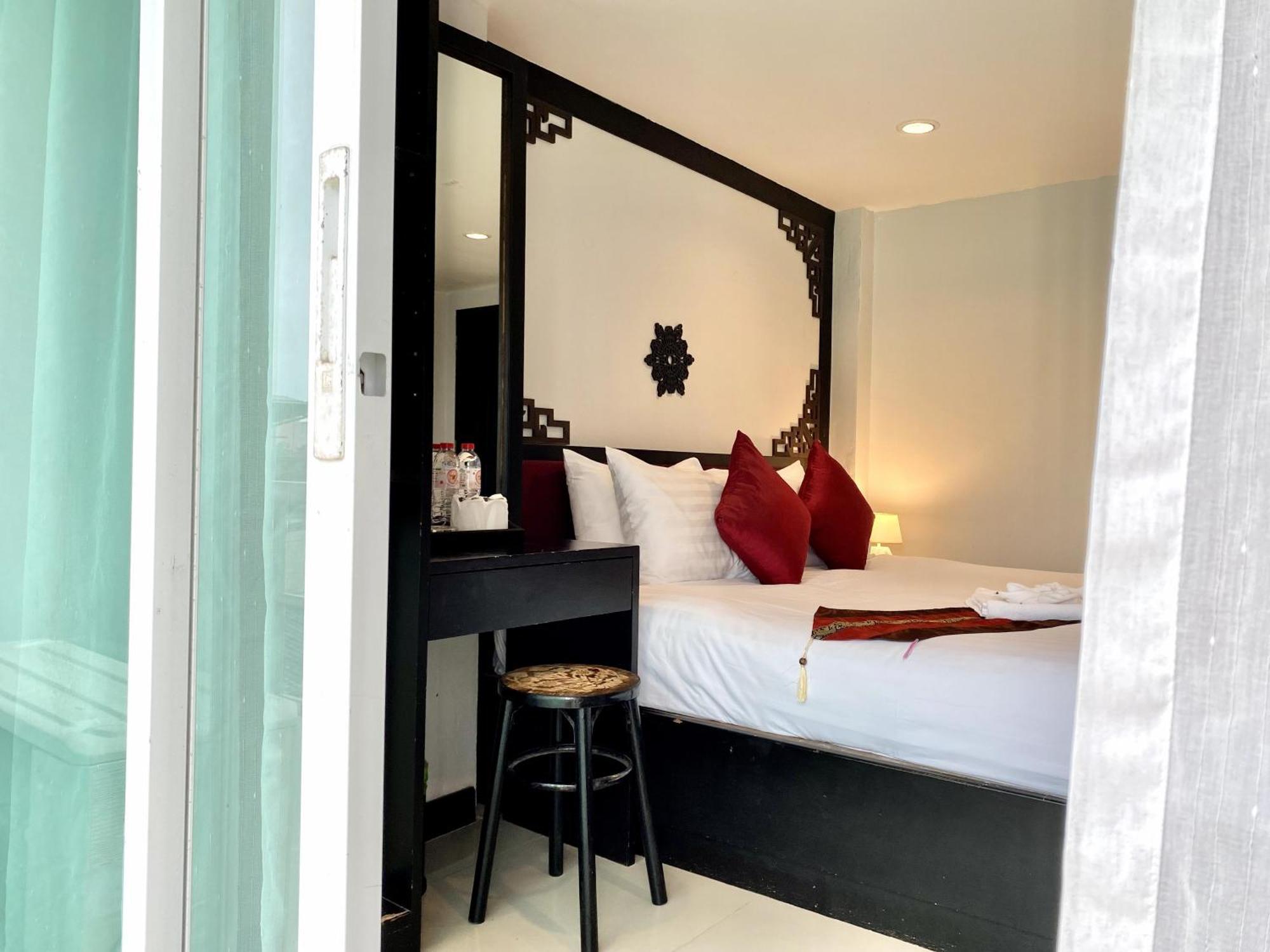 Sunray Beach Hotel Patong 외부 사진