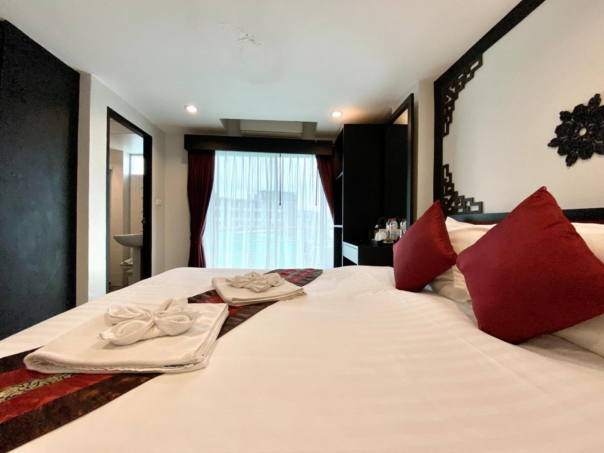 Sunray Beach Hotel Patong 외부 사진