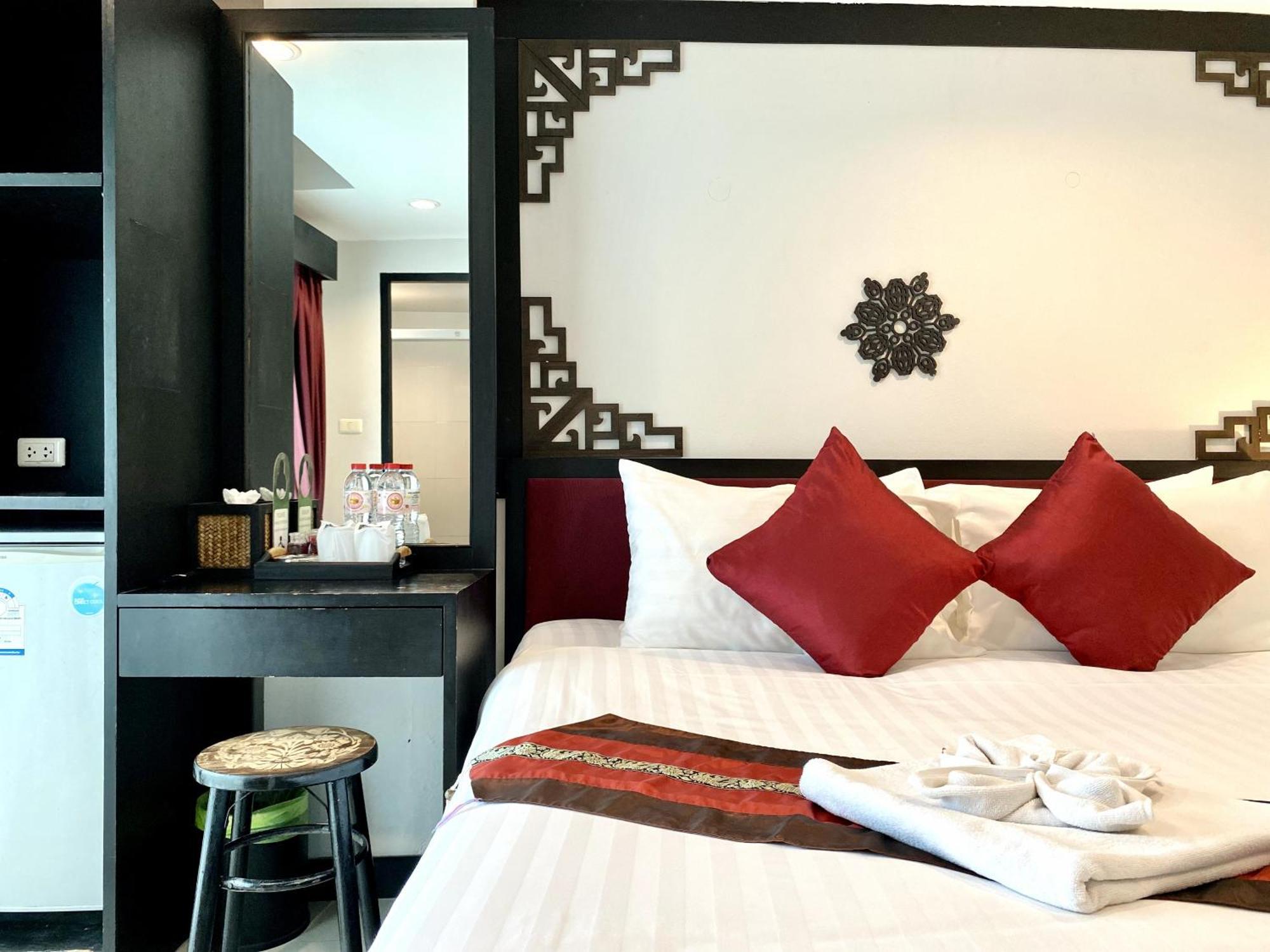 Sunray Beach Hotel Patong 외부 사진