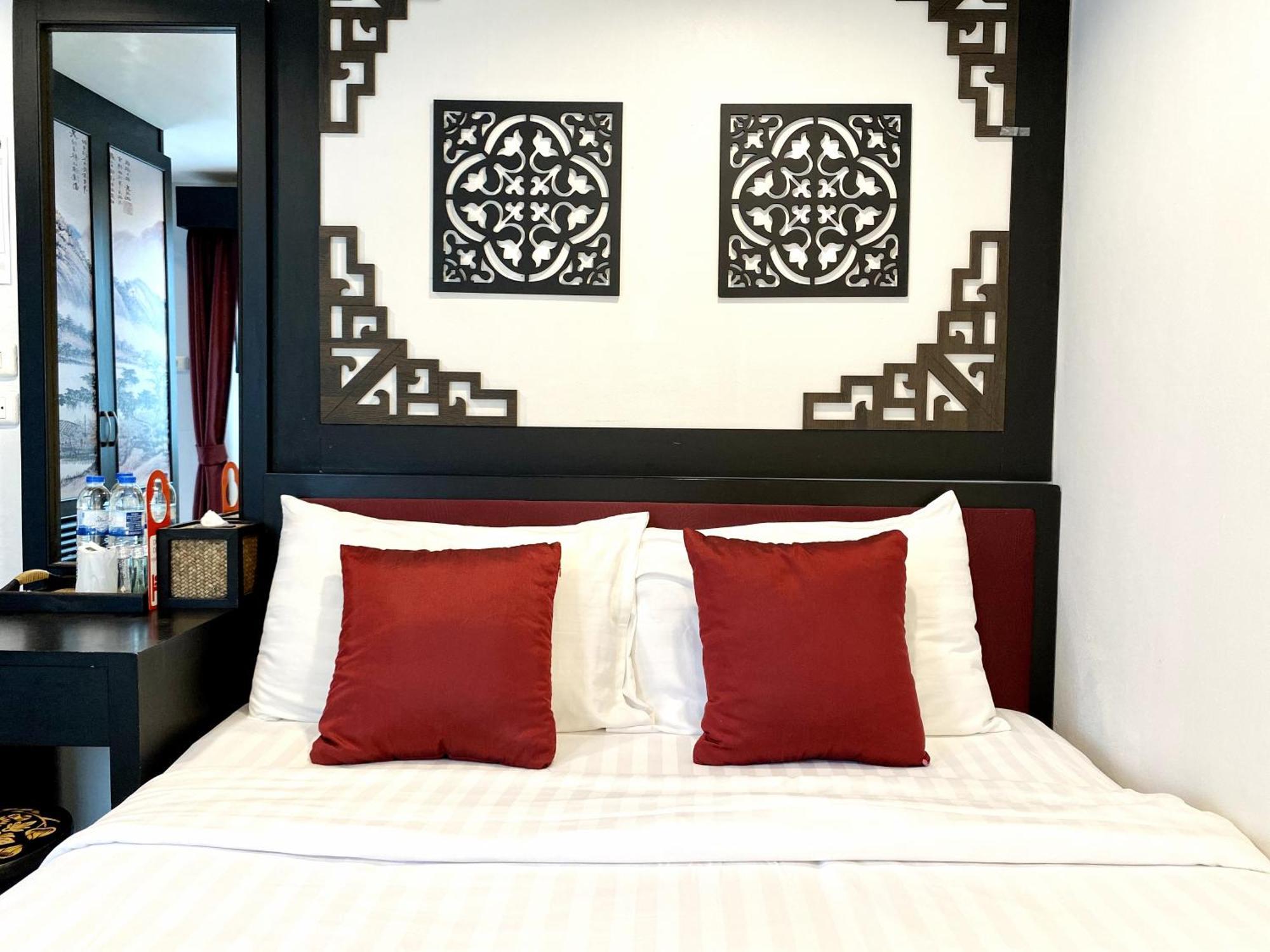 Sunray Beach Hotel Patong 외부 사진