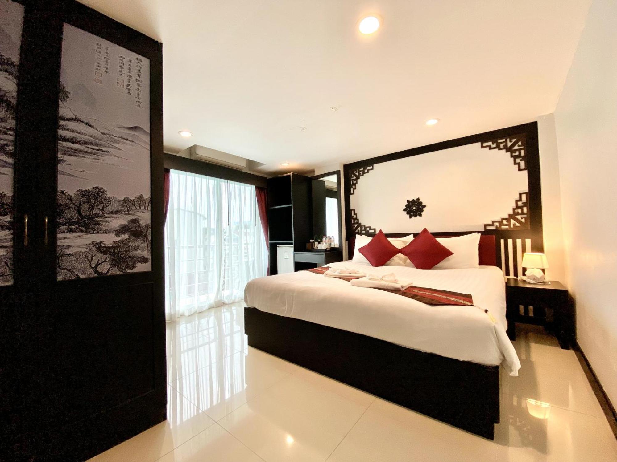 Sunray Beach Hotel Patong 외부 사진